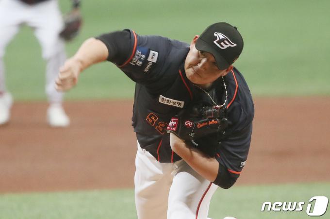 한화 이글스 투수 김민우가 토미존 서저리로 시즌 아웃됐다./뉴스1 ⓒ News1 박지혜 기자