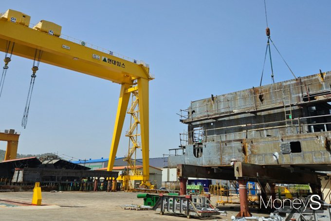 조선업 슈퍼 사이클을 맞은 현대힘스가 생산에 속도를 내고 있다. 사진은 현대힘스 포항공장. /사진=최유빈 기자