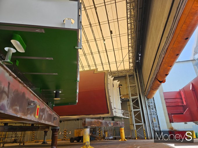 현대힘스 포항공장에 적치된 블록. /사진=최유빈 기자