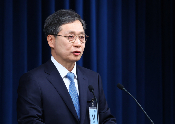 초대 우주항공청장에 내정된 윤영빈 서울대 항공우주공학과 교수가 지난 24일 서울 용산 대통령실 청사에서 소감을 밝히고 있다. /사진=뉴시스