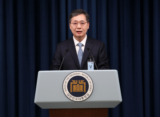 초대 우주항공청장 후보자에 내정된 윤영빈 교수(서울대 항공우주공학과)가 지난 24일 용산 대통령실 청사 브리핑룸에서 소감을 밝히고 있다. /사진=뉴스1