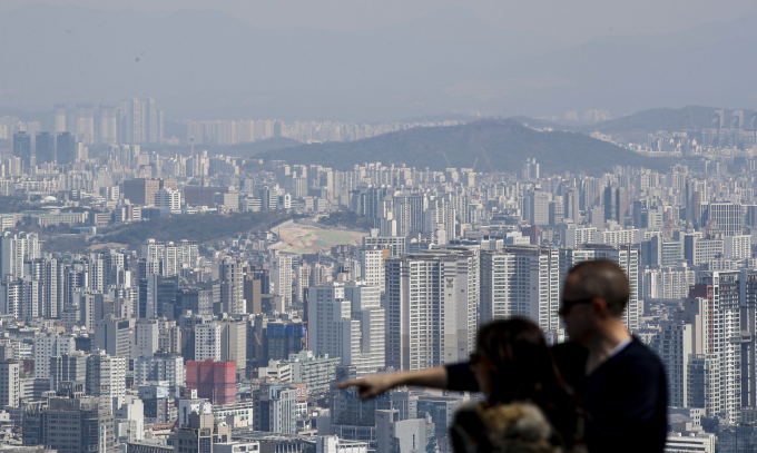 침체됐던 수도권 부동산시장이 다시 회복세를 보이고 있다. 사진은 서울시내 한 아파트 밀집 지역. /사진=뉴스1