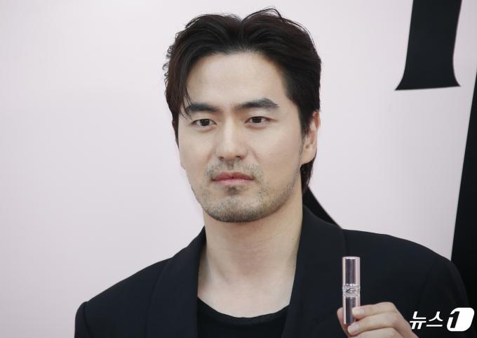[사진] 이진욱, 상남자 눈빛
