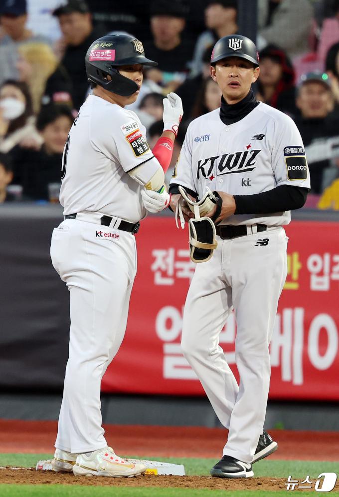 [사진] 강백호, 류현진 상대 역전 적시타