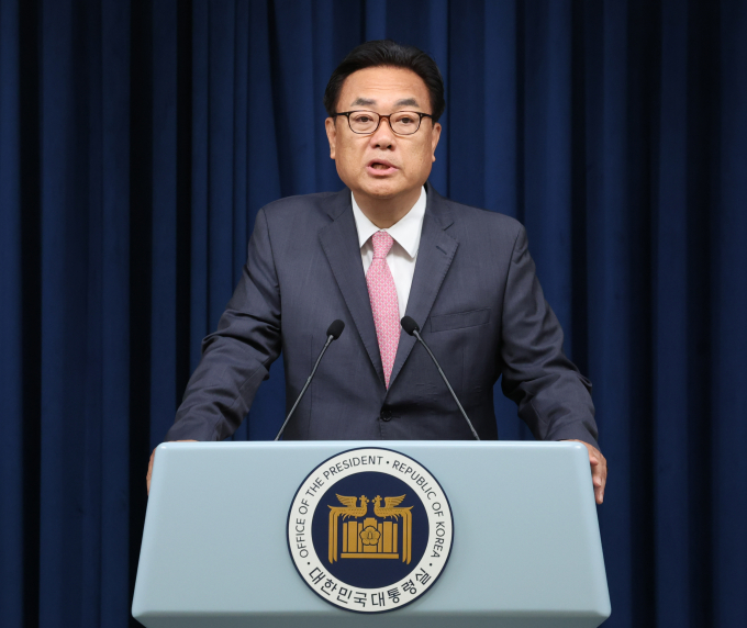 정진석 대통령실 비서실장이 25일 참모진 회의에서 "정쟁은 줄이고 정책 중심으로 일해야 한다"는 취지의 말을 했다. 사진은 정 비서실장이 지난 22일 서울 용산 대통령실 청사에서 소감을 밝히는 모습. /사진=뉴시스