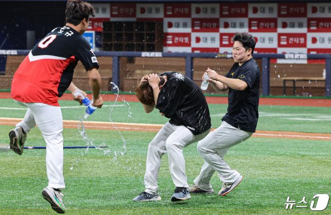 [사진] 양현종의 통산 170을 축하하며