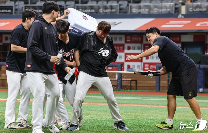 [사진] 양현종의 통산 170을 축하하며