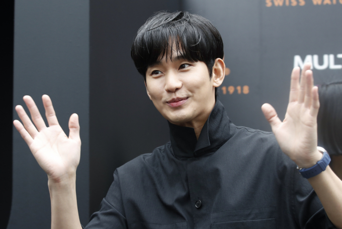 배우 김수현이 서울 성동구 성수동 소재 고급 주상복합아파트 '갤러리아포레' 세채를 가지고 있는 것으로 알려졌다. /사진=뉴스1