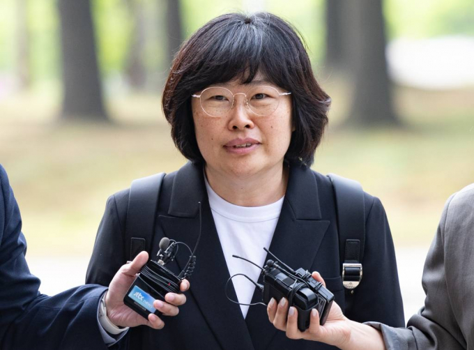 공위공직자범죄수사처가 '채 상병 사망 사건 수사 외압 의혹' 관련 핵심 피의자인 유재은 국방부 법무관리관을 소환했다. 사진은 26일 오전 '해병대 채 상병 사망사건 수사 외압 의혹' 관련 소환조사를 받기위해 경기 과천시 고위공직자범죄수사처(공수처)에 출석하고 있는 유재은 법무관리관. /사진= 뉴스1 