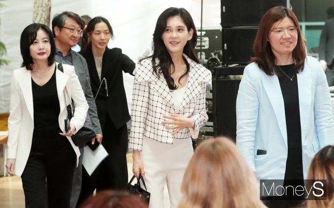 [머니S포토] 패션 아이콘 삼성家 이부진,  그녀가 든 '토트백'은
