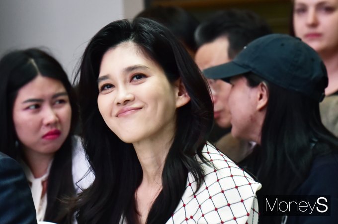 [머니S포토] 패션 아이콘 삼성家 이부진,  그녀가 든 '토트백'은