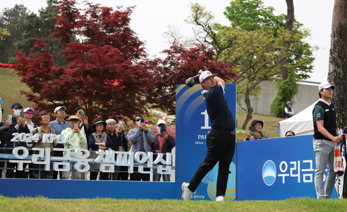 임성재의 KPGA 투어 우리금융 챔피언십 2라운드 1번 홀 티샷 모습. /사진= KPGA