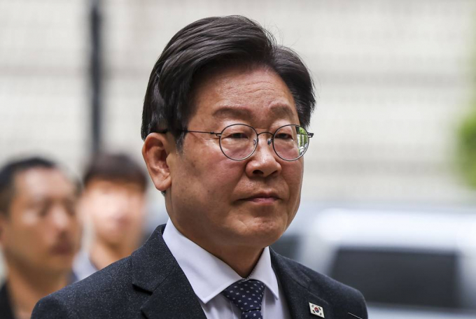 이재명 더불어민주당 대표의 유튜브 채널인 '이재명'의 구독자 100만명을 달성했다. 사진은 26일 서울 서초구 중앙지방법원에서 열린 '대장동 배임 및 성남FC 뇌물 의혹' 공판에 출석하고 있는 이재명 대표. /사진= 뉴시스 