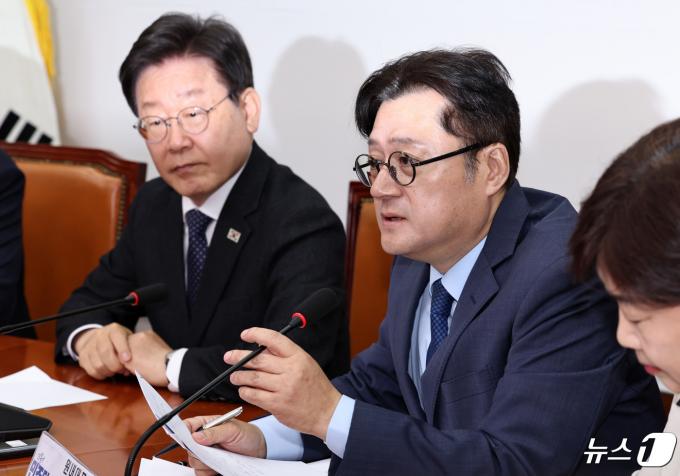 홍익표 더불어민주당 원내대표가 26일 오전 서울 여의도 국회에서 열린 최고위원회의에서 발언하고 있다. 2024.4.26/뉴스1 ⓒ News1 구윤성 기자
