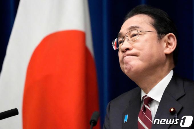 기시다 후미오 일본 총리가 28일(현지시간) 도쿄 총리 관저에서 기자회견을 하며 입술을 굳게 물고 있다. 2024.3. 29 ⓒ AFP=뉴스1 ⓒ News1 우동명 기자