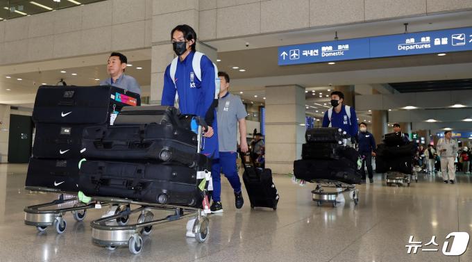 [사진] 한국 U-23 축구대표팀 귀국, 빈손 귀국