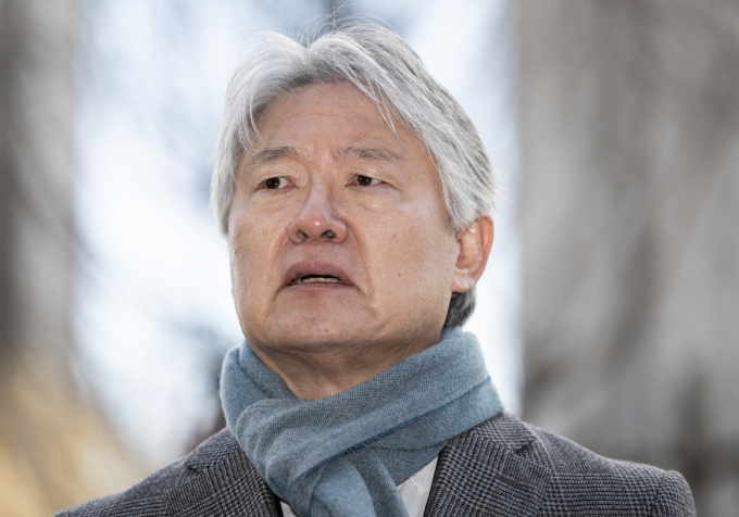 전공의 집단 사직 공모 혐의를 받는 노환규 전 대한의사협회 회장이 지난 3월9일 오전 서울경찰청 공공범죄수사대의 소환조사에 출석해 입장을 밝히고 있다. /사진=뉴스1