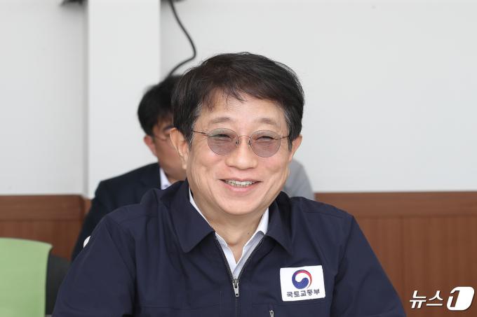 [사진] 미소 짓는 박상우 국토교통부 장관