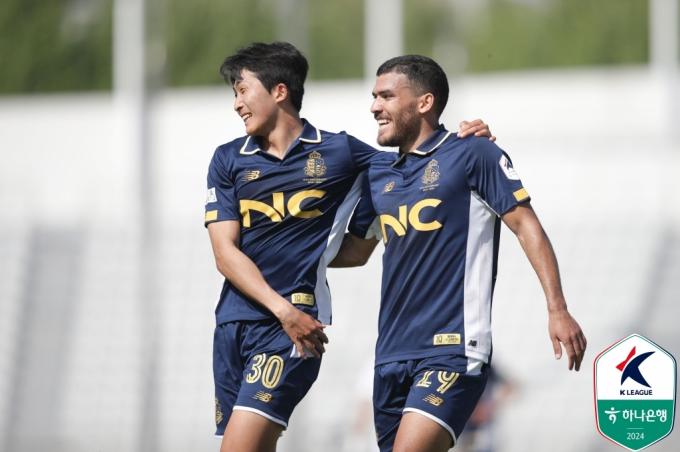 서울 이랜드가 충남아산을 5-0으로 꺾었다.(한국프로축구연맹 제공)