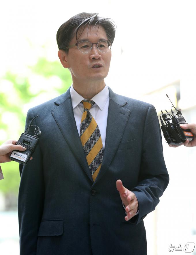[사진] 답변하는 오동운 공수처장 후보자