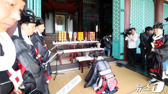 [사진] 이충무공 탄신 479주년 다례행사
