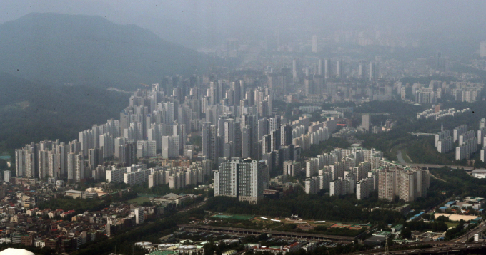 지난달(1~26일) 진행된 서울 아파트 경매 낙찰가율 90.8%로 낙찰가율이 90%를 넘어선 것은 2022년 8월(83.7%) 이후 20개월 만에 처음이다.  기사와 사진은 무관함./사진=뉴스1