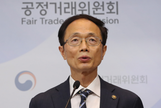 공정거래위원회가 물가 단속을 위해 시장감시를 강화하기로 했다. 조홍선 공정거래위원회 부위원장이 30일 세종시 정부세종청사에서 불공정행위 사건 신속 처리, 민생 밀접분야 불공정행위 신고센터 개설·운영 등 민생 안정을 위한 시장감시 및 경쟁촉진 강화 내용을 발표하고 있다. /사진=뉴스1