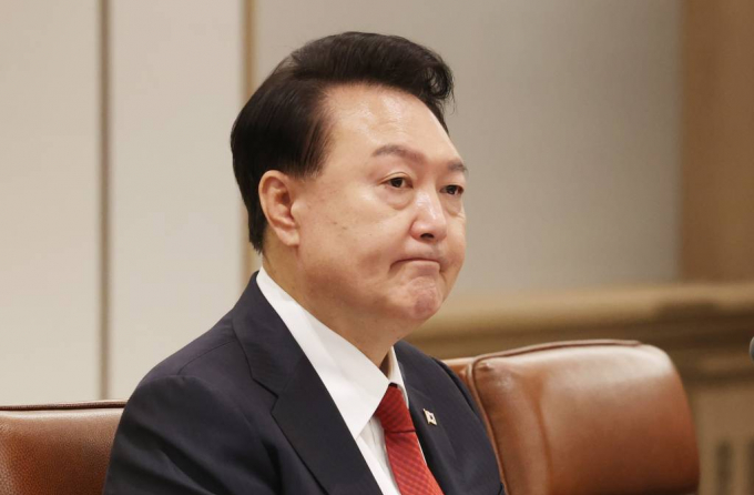 윤석열 대통령이 공식 기자회견을 가질 예정이다. 사진은 30일 서울 용산 대통령실 청사에서 열린 한·앙골라 확대 정상회담에서 주앙 로렌쑤 앙골라 대통령의 발언을 경청하고 있는 윤석열 대통령. /사진= 뉴시스 
