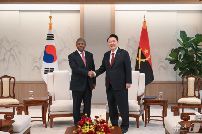 [사진] 한·앙골라 소인수 정상회담