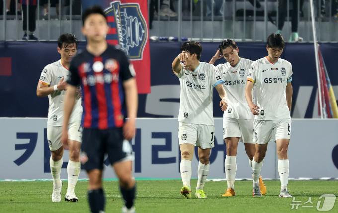 [사진] 선제골 넣은 김신진