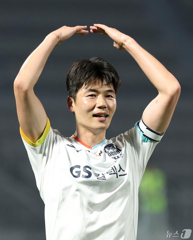 [사진] 기성용 '환호하라 서울'
