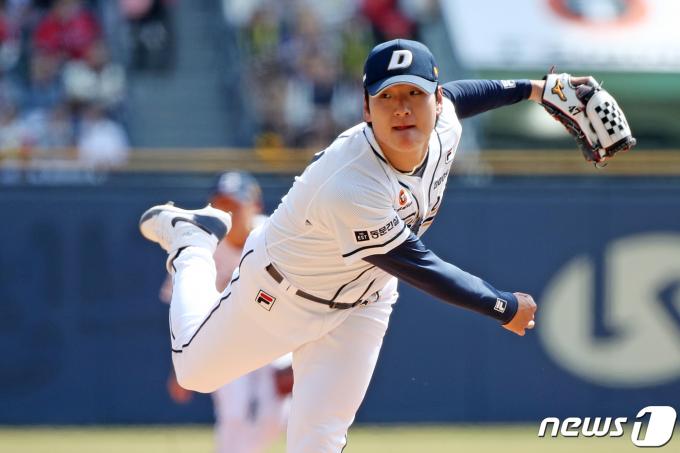 역투하는 두산 베어스 투수 곽빈. 2024.3.31/뉴스1 ⓒ News1 이승배 기자