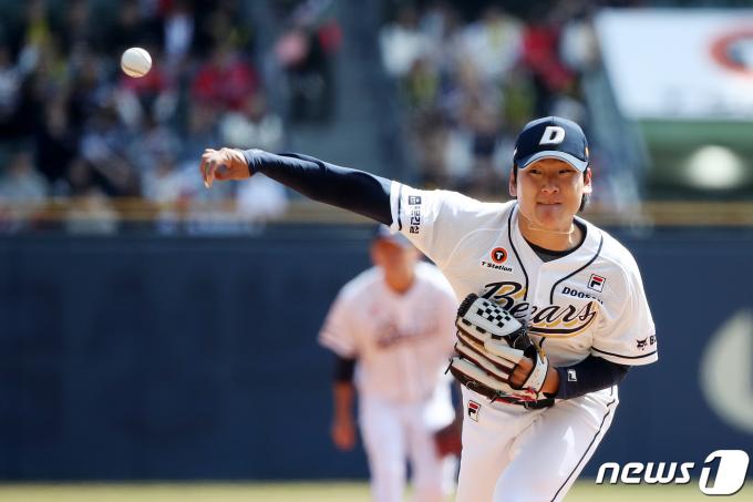 역투하는 두산 베어스 투수 곽빈. 2024.3.31/뉴스1 ⓒ News1 이승배 기자