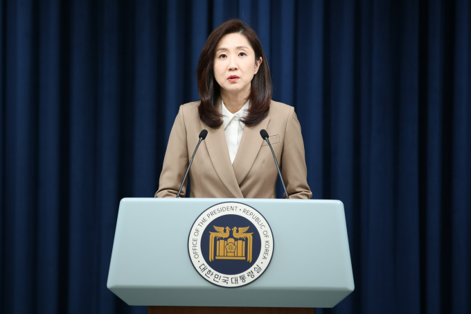 김수경 대통령실 대변인이 1일 오후 용산 대통령실에서 이태원 참사 특별법 여야 합의 관련 브리핑을 하고 있다. / 사진=뉴스1 안은나 기자 