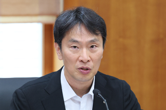 이복현 금융감독원장이 지난달 18일 오전 서울 여의도 금융투자협회에서 열린 기업과 주주행동주의 상생·발전을 위한 간담회에서 발언하고 있다./사진=뉴스1