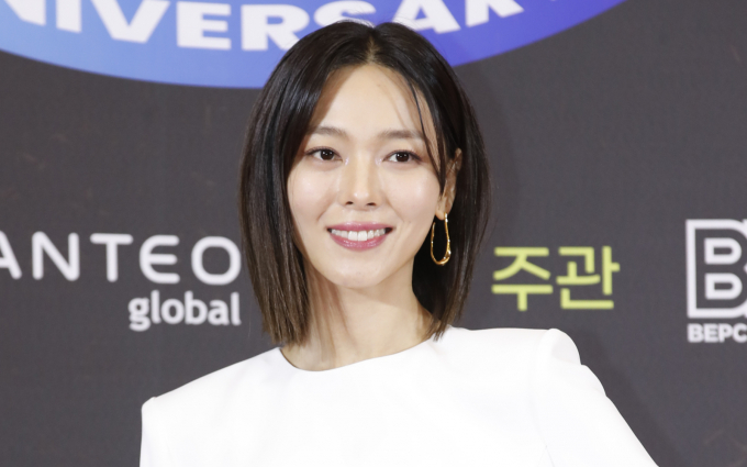 원더걸스 출신 선예가 일찍 가정을 이루고 싶을 수 밖에 없었던 안타까운 가정사를 고백했다. 사진은 지난 2월 서울 중구 동대문디자인플라자(DDP)에서 열린 '31주년 한터뮤직어워즈 2023' 레드카펫 행사에 참석한 원더걸스 출신 선예. /사진=뉴스1