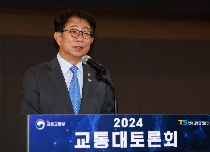  박상우 국토부 장관이 지난 2일 오후 서울 서초구 더케이호텔 가야금홀에서 열린 2024 교통대토론회에 참석해 기조발언을 하고 있다. /사진=뉴시스