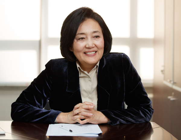 박영선 전 중소벤처기업부 장관이 자신의 거취 계획을 밝혔다. 사진은 인터뷰하는 박 전 장관. /사진=머니투데이