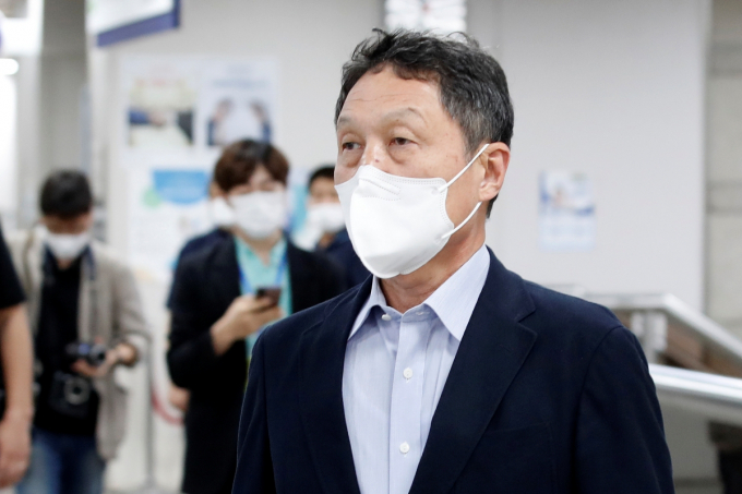 구본성 아워홈 전 부회장이 2021년 6월 서울 서초구 서울중앙지방법원에서 열린 '끼어들기 보복운전' 관련 특수상해 등 선고기일에 출석하고 있다. /사진=뉴스1