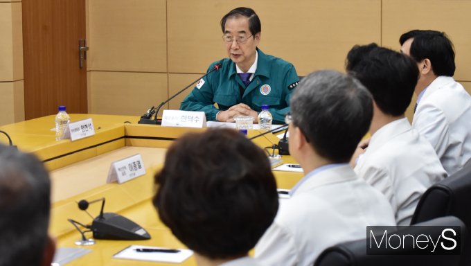 [머니S포토] 의료공백 사태 점검 한덕수 총리 '국립암센터' 방문