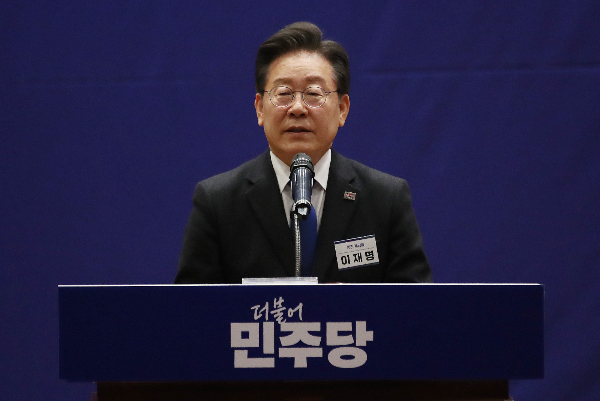 이재명 더불어민주당 대표가 4·10 총선에서 당선된 초선의원들의 역할을 기대했다. 사진은 3일 오전 서울 여의도 국회 의원회관에서 열린 '제22대 국회 더불어민주당 제1기 원내대표 선출 당선자 총회'에서 인사말을 하는 이 대표. /사진=뉴스1