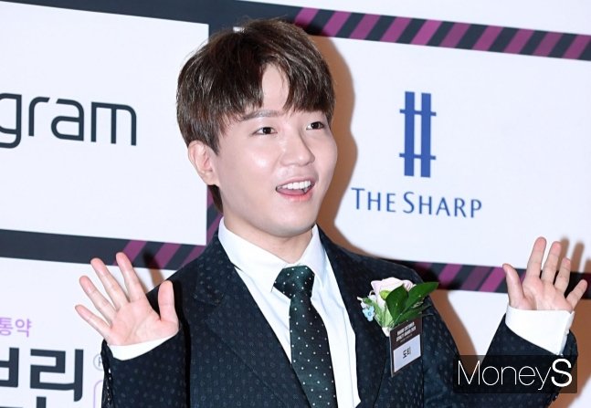 234만 크리에이터 '초통령' 도티 측이 선로 무단 침입 및 영상 촬영 논란에 대해 재차 사과했다. 사진은 지난2020년 6월 서울 중구 신라호텔 다이너스티홀에서 진행된 '2020 브랜드 고객충성도 대상' 시상식에 참석한 유튜버 도티. /사진=장동규 기자