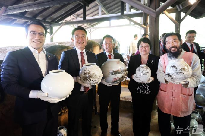 [사진] '여주 도자기축제' 개막
