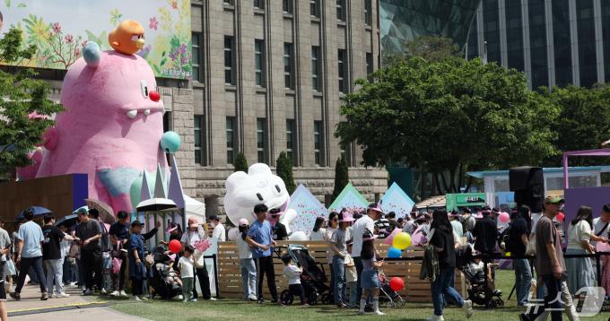 [사진] 어린이날 연휴 즐기는 시민들