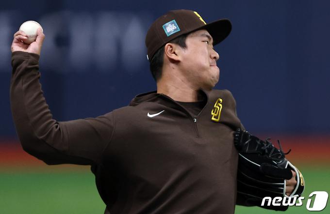 메이저리그 데뷔전을 치르지 못한 채 새로운 팀으로 이적하게 된 고우석(26). /뉴스1 DB ⓒ News1 박정호 기자