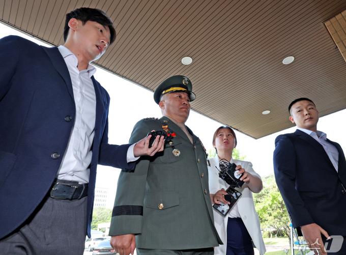 채상병 사건 수사 외압 의혹을 받고 있는 김계환 해병대 사령관이 4일 오전 경기 과천시 정부과천청사 고위공직자범죄수사처에 조사를 받기 위해 출석하고 있다. 2024.5.4/뉴스1 ⓒ News1 장수영 기자