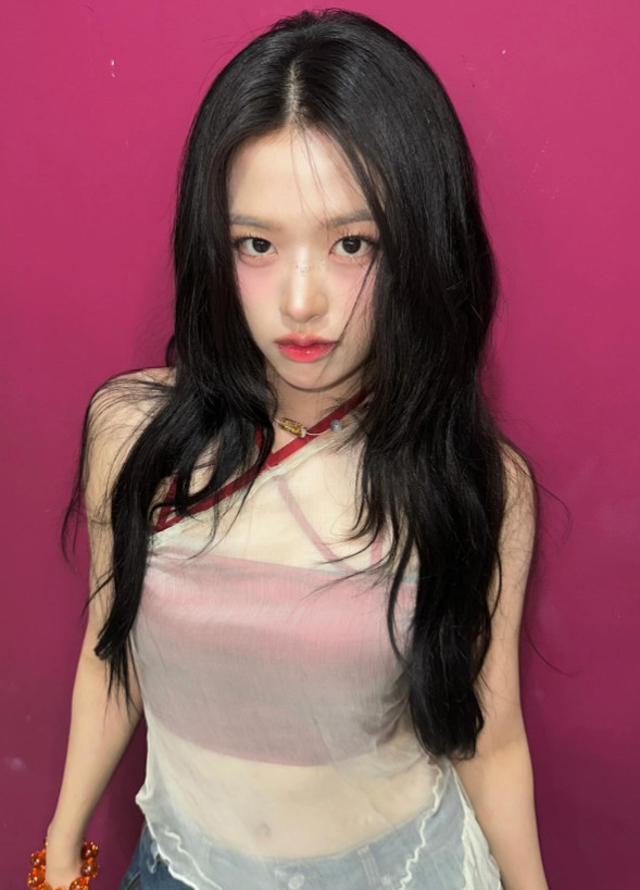 아이브 안유진, 역대급 미모 갱신… 짙은 카리스마 발산