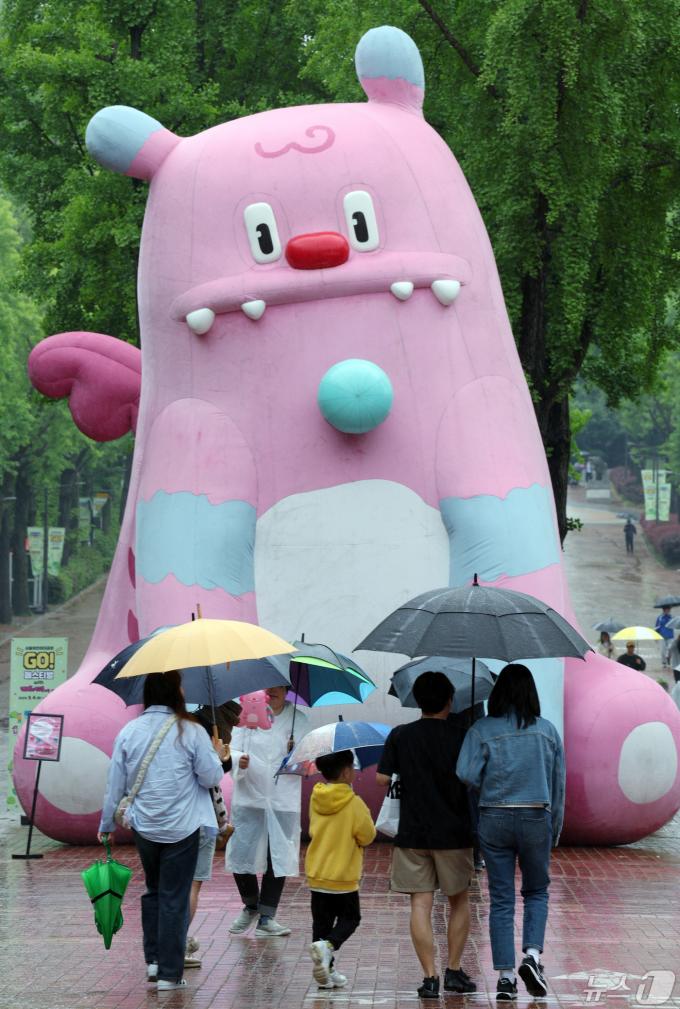 [사진] 비 내리는 어린이날 연휴