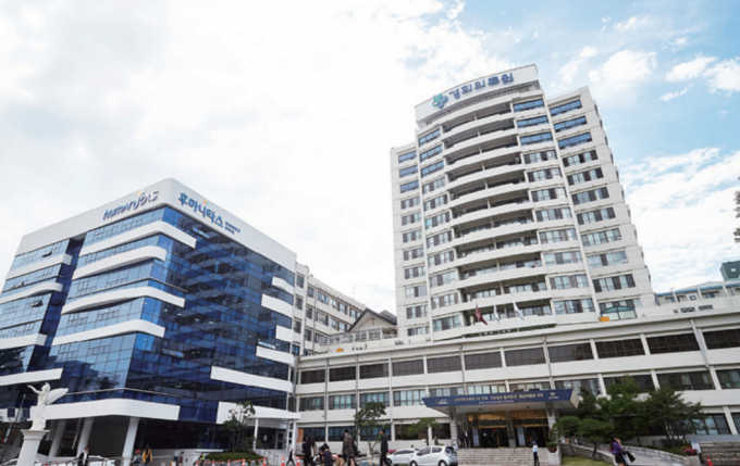 경희의료원이 의대 증원 사태로 인한 경영난 악화로 3개월치의 보직수당 자율 반납을 받았다. 사진은 경희의료원 전경. /사진=경희의료원 제공