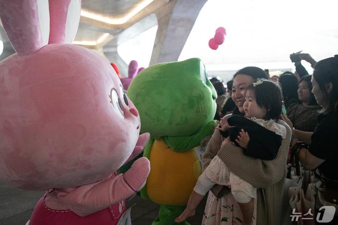 [사진] 눈길 사로 잡는 캐릭터들
